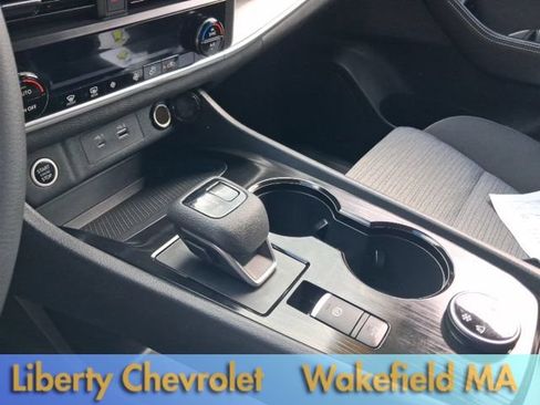 Used 2023 Nissan Rogue SV AWD/4WD image 22