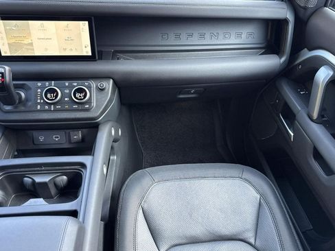 Used 2024 Land Rover Defender 110 X-Dynamic SE AWD/4WD image 30
