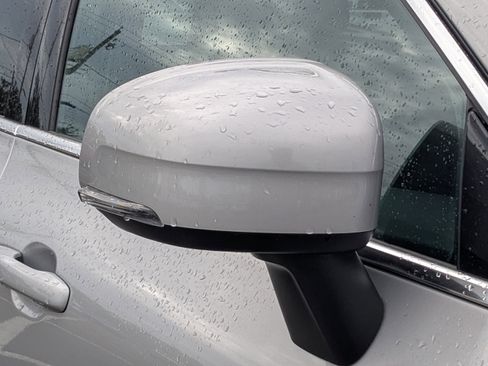 Used 2022 Volvo XC60 B5 Momentum w/ Climate Package image 11