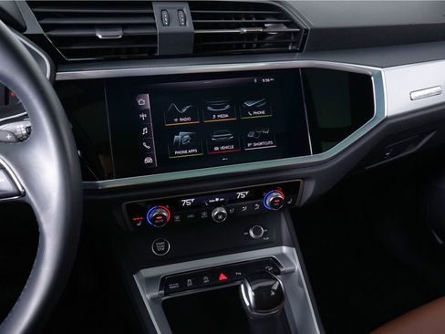 Used 2021 Audi Q3 2.0T Premium image 28