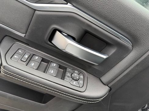 New 2026 RAM 2500 Big Horn AWD/4WD image 12