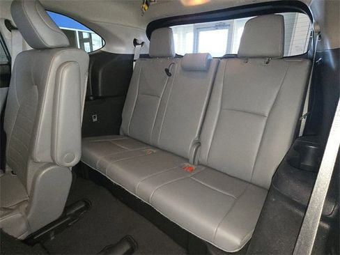 Used 2022 Toyota Highlander XLE image 23