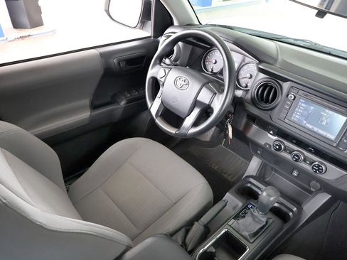 Used 2016 Toyota Tacoma SR w/ SR Convenience Package RWD image 16