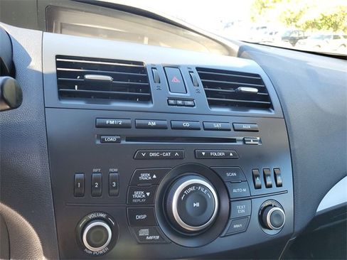 Used 2013 MAZDA MAZDA3 i SV image 16