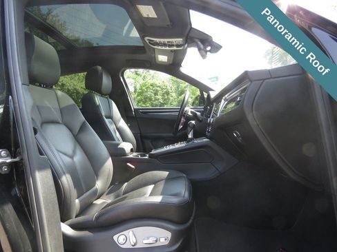 Used 2019 Porsche Macan AWD/4WD image 13