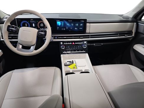 Used 2025 Hyundai Santa Fe SEL image 9