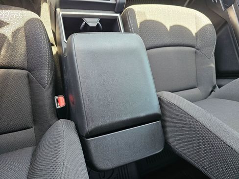 Used 2025 Toyota 4Runner SR5 AWD/4WD image 28