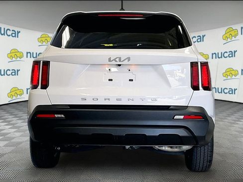 Used 2022 Kia Sorento LX FWD image 5