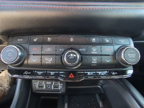 Used 2025 Dodge Durango GT AWD/4WD image 24