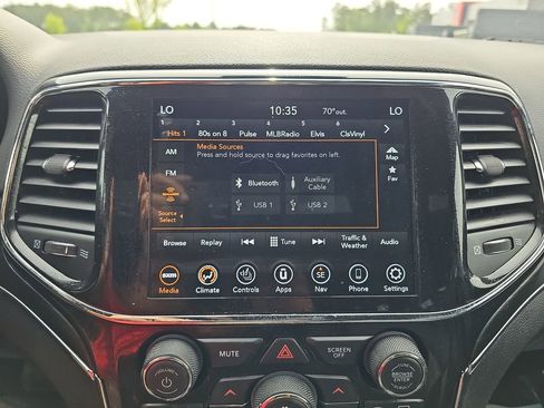 Used 2022 Jeep Grand Cherokee Limited AWD/4WD image 26