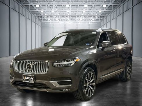 Used 2023 Volvo XC90 B6 Plus image 1