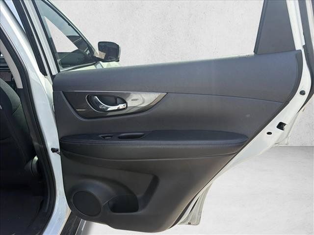 Used 2019 Nissan Rogue SV w/ Premium Package FWD image 20