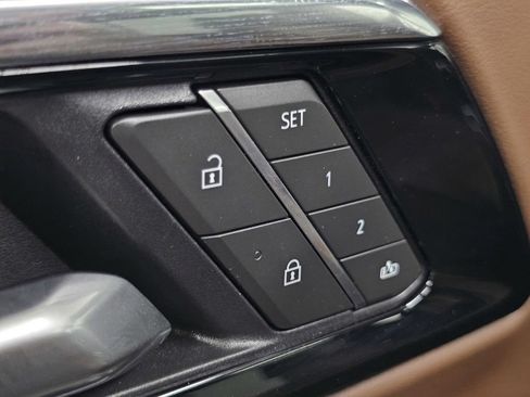 Used 2025 Chevrolet Suburban High Country AWD/4WD image 31