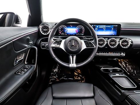 Used 2026 Mercedes-Benz CLA 250 image 5