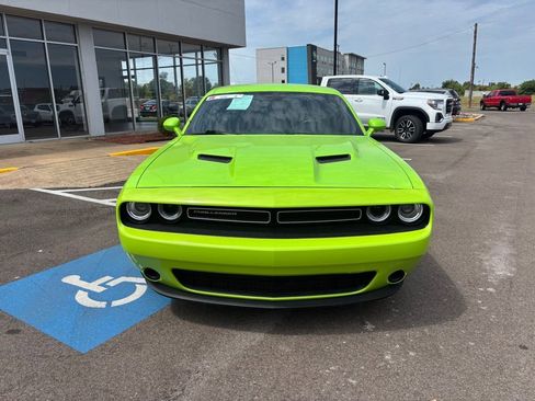 Used 2023 Dodge Challenger SXT image 7