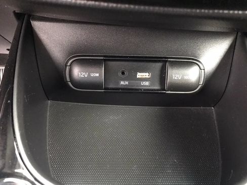 Used 2018 Kia Soul ! w/ Tech Package FWD image 27