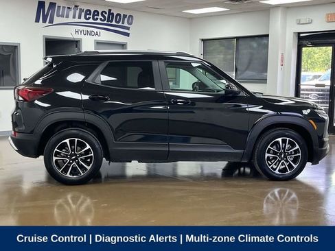 Used 2025 Chevrolet TrailBlazer LT FWD image 4