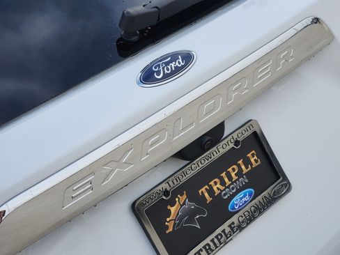 Used 2023 Ford Explorer XLT w/ Equipment Group 202A image 12