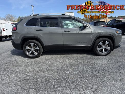 Used 2020 Jeep Cherokee Limited w/ Technology Group image 9