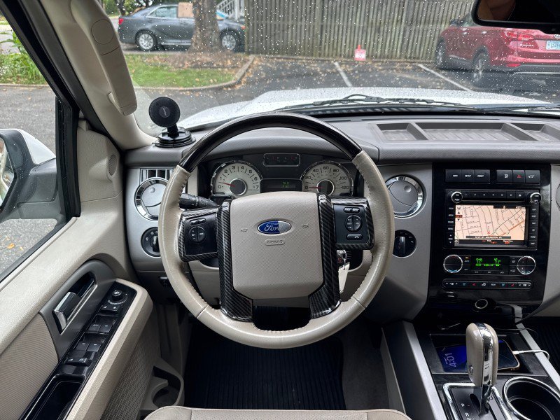 Used 2012 Ford Expedition EL Limited AWD/4WD image 17