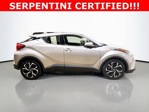 Used 2019 Toyota C-HR Limited FWD image 3