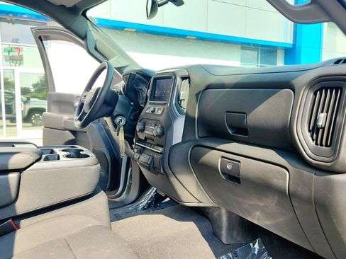 Used 2021 Chevrolet Silverado 2500 Custom w/ Custom Value Package AWD/4WD image 32