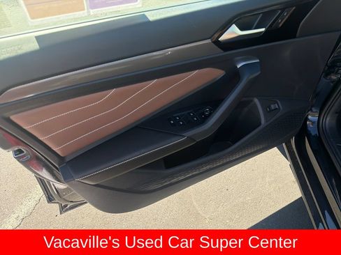 Used 2025 Volkswagen Jetta SEL FWD image 10