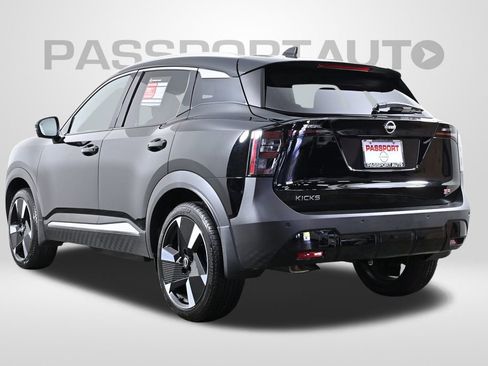 Certified 2025 Nissan Kicks SR image 6