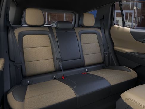 New 2026 Chevrolet Equinox ACTIV w/ Convenience Package III image 17