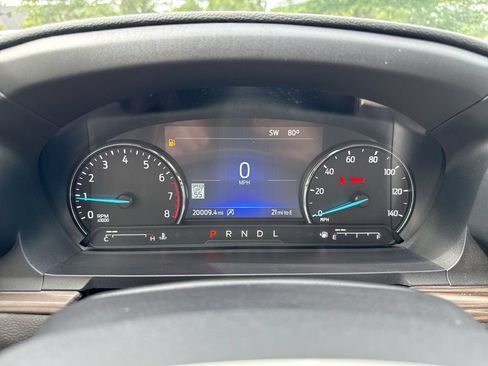 Used 2024 Ford Explorer Limited w/ Limited Technology Package AWD/4WD image 12