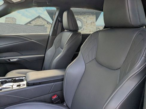 Used 2025 Lexus RX 350 FWD w/ Technology Package image 8