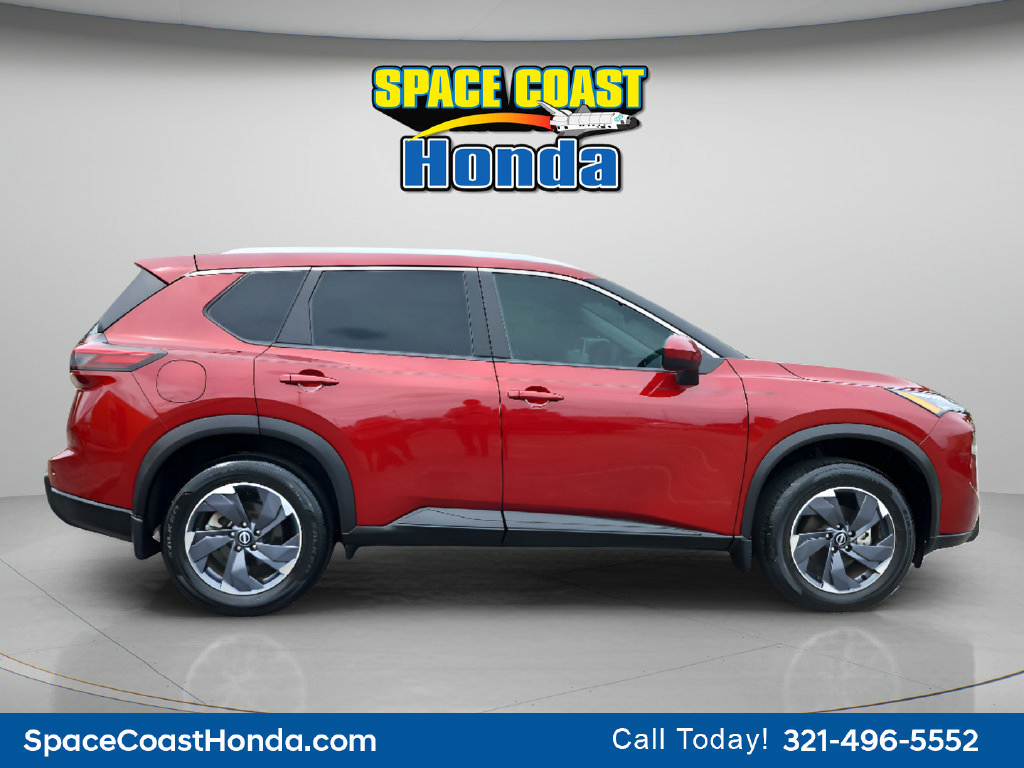 Used 2025 Nissan Rogue SV w/ SV Premium Package FWD image 2