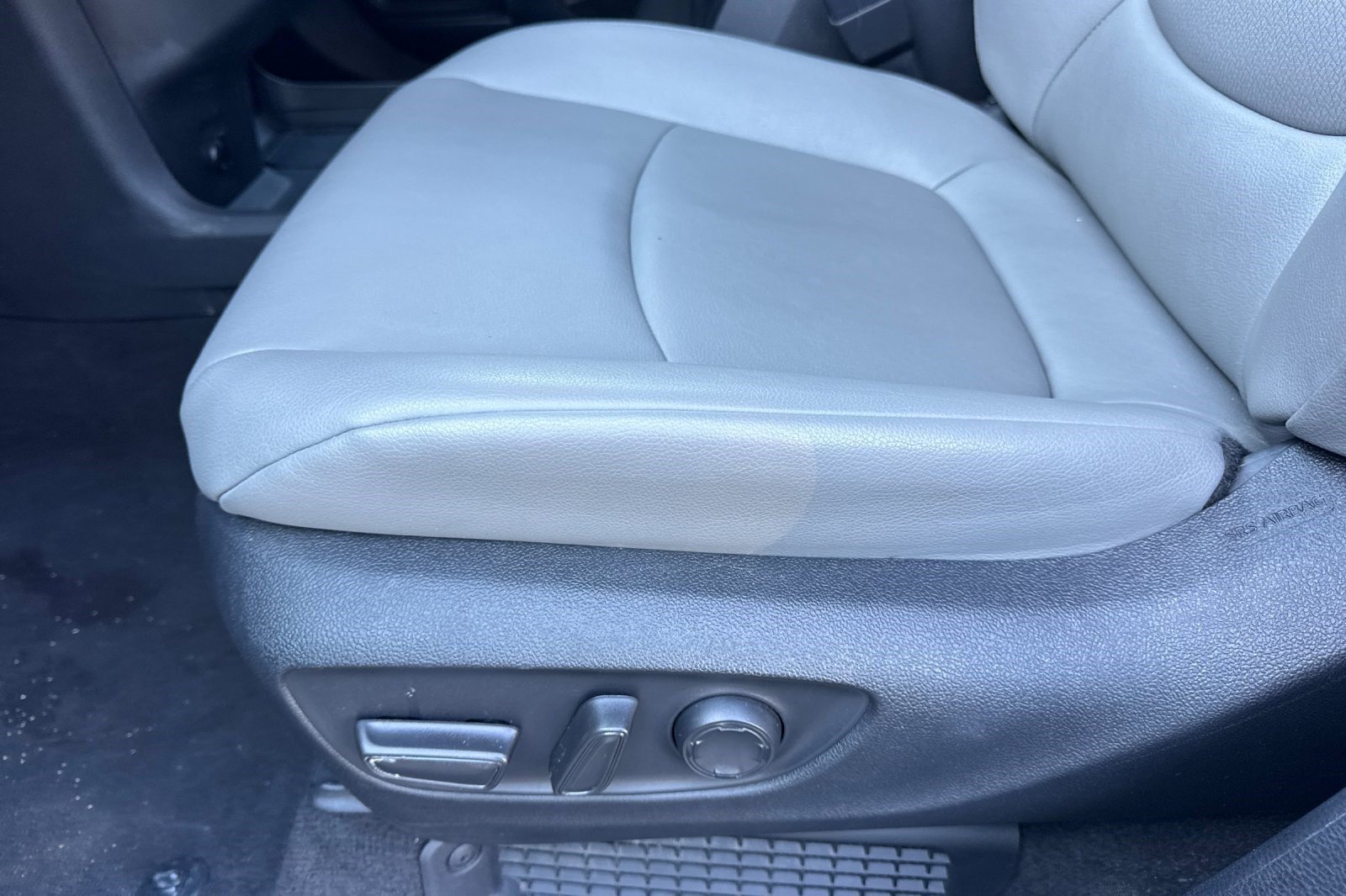 Used 2026 Toyota Sienna XLE FWD image 15