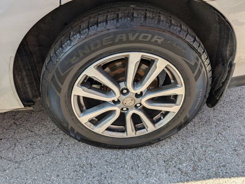 Used 2016 Nissan Pathfinder S FWD image 25