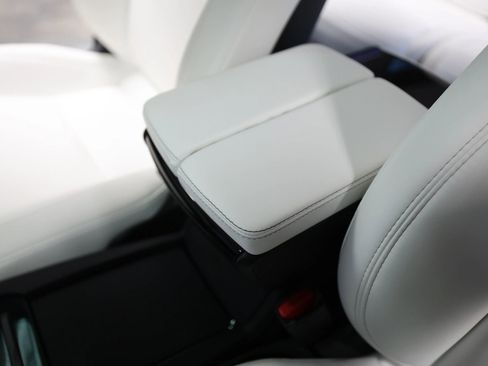 Used 2020 Tesla Model X Long Range AWD/4WD image 26