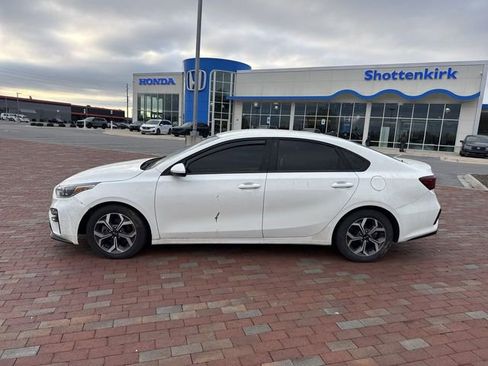 Used 2021 Kia Forte LXS FWD image 3