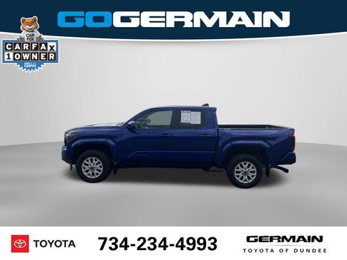 Used 2025 Toyota Tacoma SR5 AWD/4WD image 11