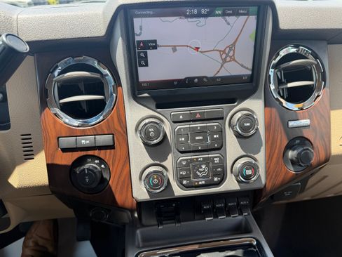 Used 2015 Ford F250 Lariat w/ Lariat Interior Package AWD/4WD image 28