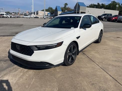 Used 2024 Honda Accord Sport image 3