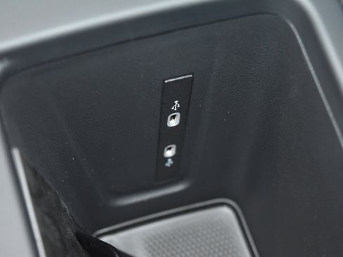 New 2026 Volkswagen Tiguan SE R-Line image 12