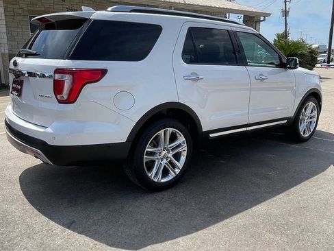 Used 2016 Ford Explorer Limited w/ Equipment Group 301A FWD image 5