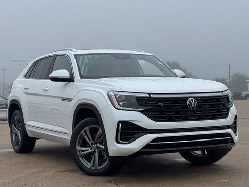 Used 2024 Volkswagen Atlas Cross Sport SEL R-Line AWD/4WD image 2