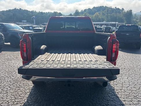 Used 2022 GMC Sierra 2500 SLT w/ SLT Preferred Package AWD/4WD image 7