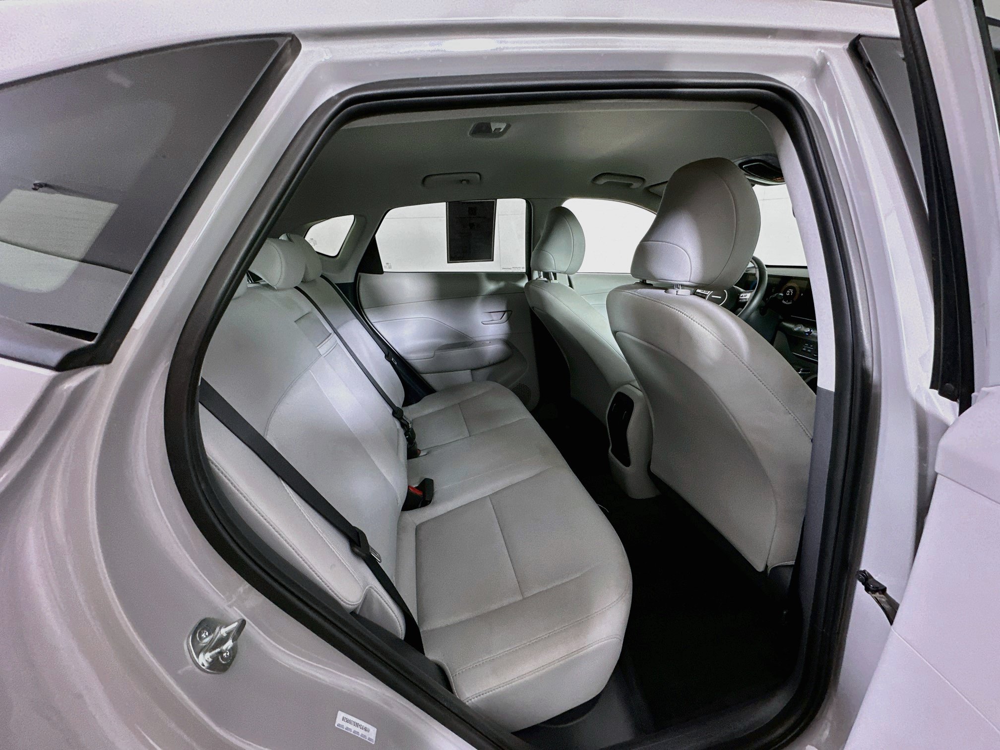 Used 2025 Hyundai Kona SEL FWD image 29