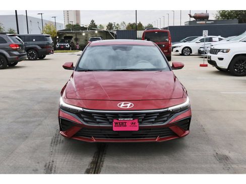 Certified 2025 Hyundai Elantra SEL image 2