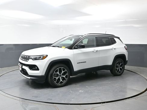 Used 2025 Jeep Compass Limited AWD/4WD image 10