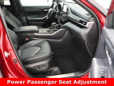 Certified 2024 Toyota Highlander XSE image 41