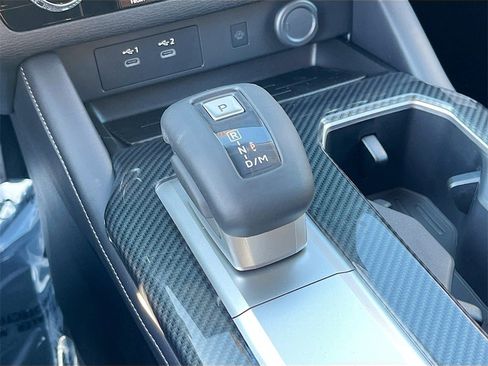 New 2025 Mitsubishi Outlander SE image 17