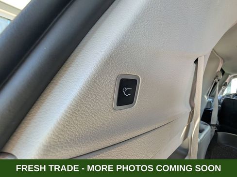Used 2024 Chrysler Pacifica Touring-L image 41