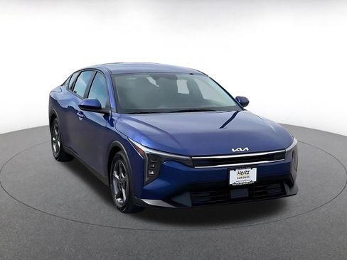 Used 2025 Kia K4 LXS image 3